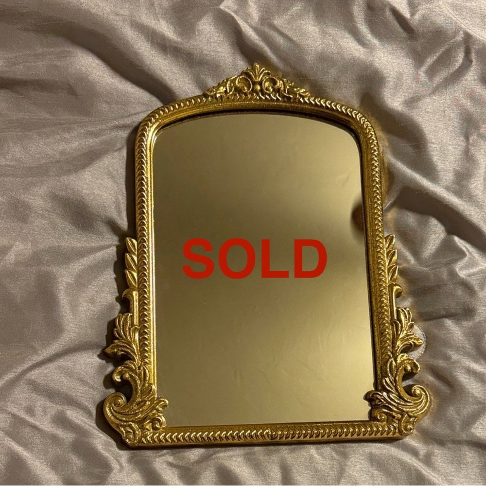 Elegant Gold Ornate Wall Mirror